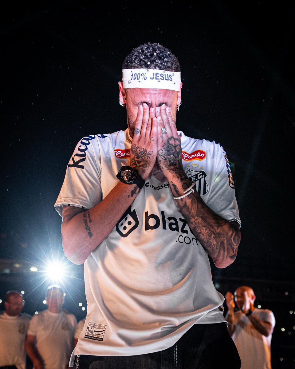 O choro que emocionou uma Vila Belmiro inteira. SENTIMENTO! 🥹 #ThePrinceIsBack