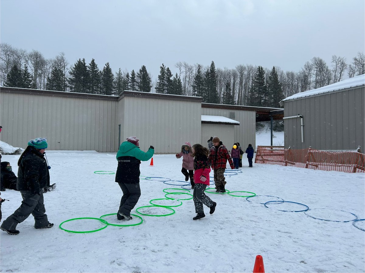 MissNameth's tweet photo. Our Annual Snow Day! Students played soccer, lacrosse, tug-of-war, tag, and rock-paper-scissor races in the snow! ❄️ We had colouring and freeze dance in the gym! 🪩 A great day of fun &amp; learning how to stay active in the winter! We had some treats to celebrate the day! 🌭 https://t.co/bv6hJCc6Ei