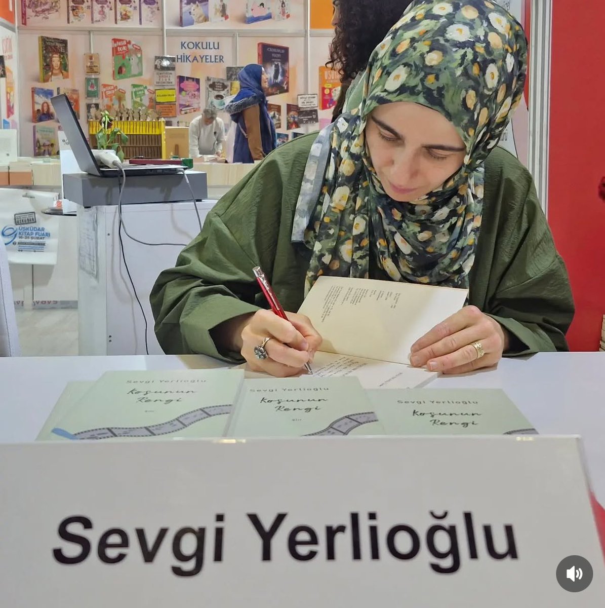 Her cumartesi akşamı saat 22.00’de
YouTube kanalımda gerçekleştirdiğim,
 “Zirve Şairlerimizden Şiirler” programımda bu akşamki (1 Şubat 2025) CANLI yayın konuğum; 

Bir şiiri tek mısrasından, bir metni tek cümlesinden anlayabilen,
şiir için dert, dirilmek için de çile diyen,