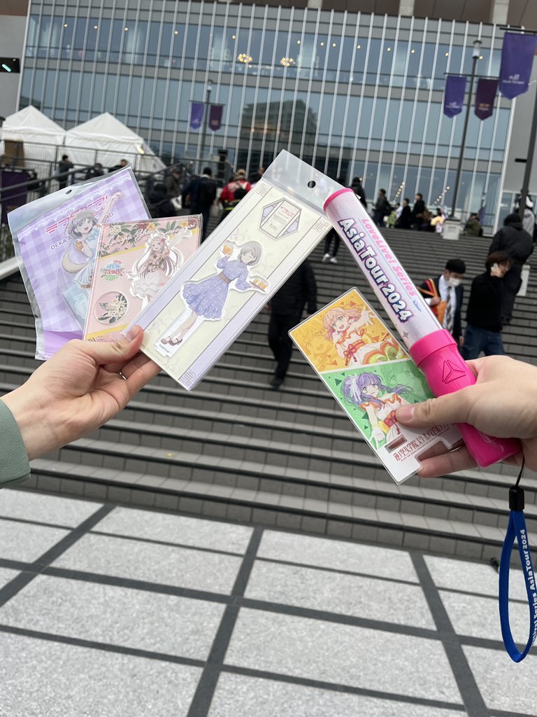 nakaradispoon1's tweet photo. 2年前初めて知ったラブライブシリーズ。
ようやく、ようやく、お会い出来る"ぱじまりの3人"！
さぁ、行くぞ！！
みんなで叶える物語へ！！
#LLSAT_横浜_day1 https://t.co/KTZVC06BnZ
