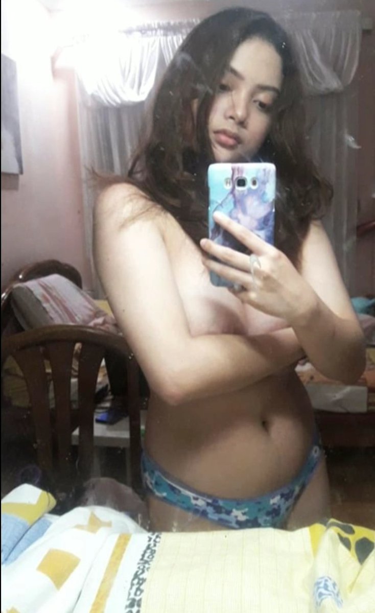 Mariskooky's tweet photo. can I still be your favorite snack? https://t.co/in1mvkd6ul