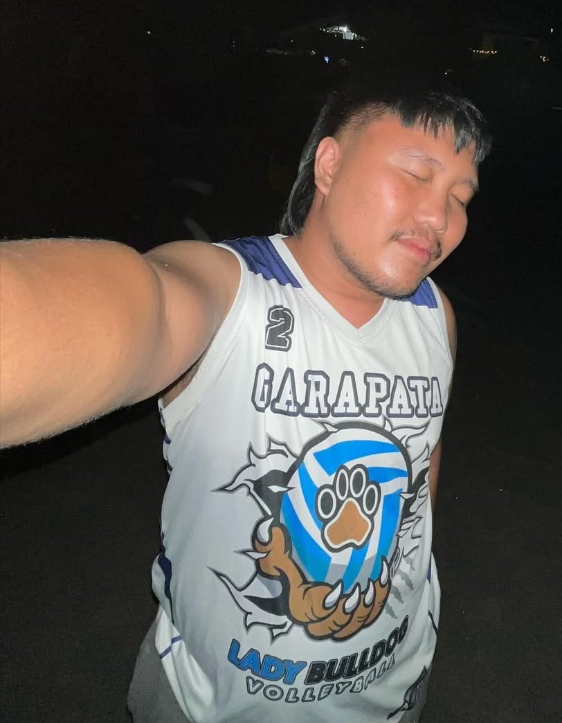 Feel(?) felt(?) cute… may(?) might(?) must(?) delete later…

Can anyone knows anong tamang words???