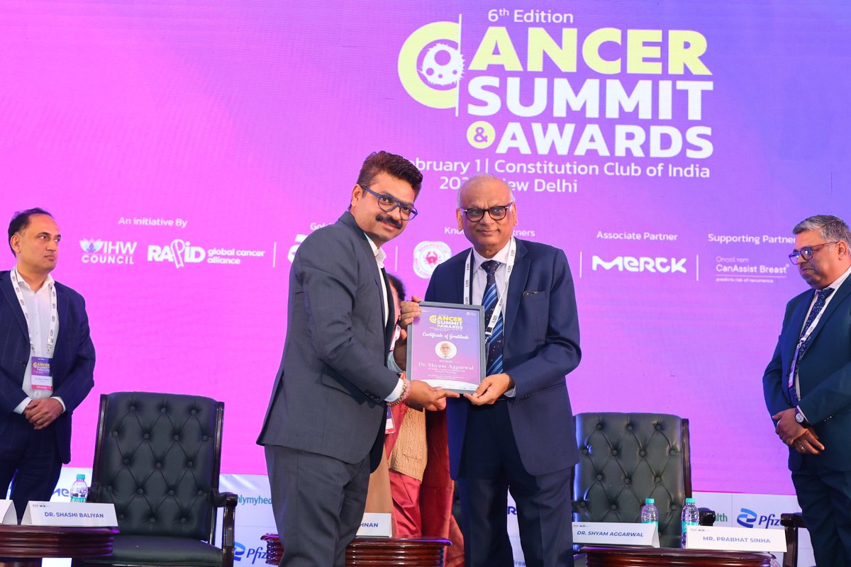 IHWCouncil's tweet photo. @MoHFW_INDIA @JPNadda @RAPID4Cancer @ThePksinha @1mgOfficial @pfizer @CanAssistBreast @ISMPOofficial @ashoksharma1201 @ShashiBaliyan @ClearMedi @ClearmediH Mr. @KamalOmer, CEO of #IHWCouncil, presented mementos to the esteemed speakers, acknowledging their invaluable contributions to the cause of cancer care and prevention.

#CancerSummit2025 #WorldCancerDay #CancerSummit https://t.co/WpRzglgiS6