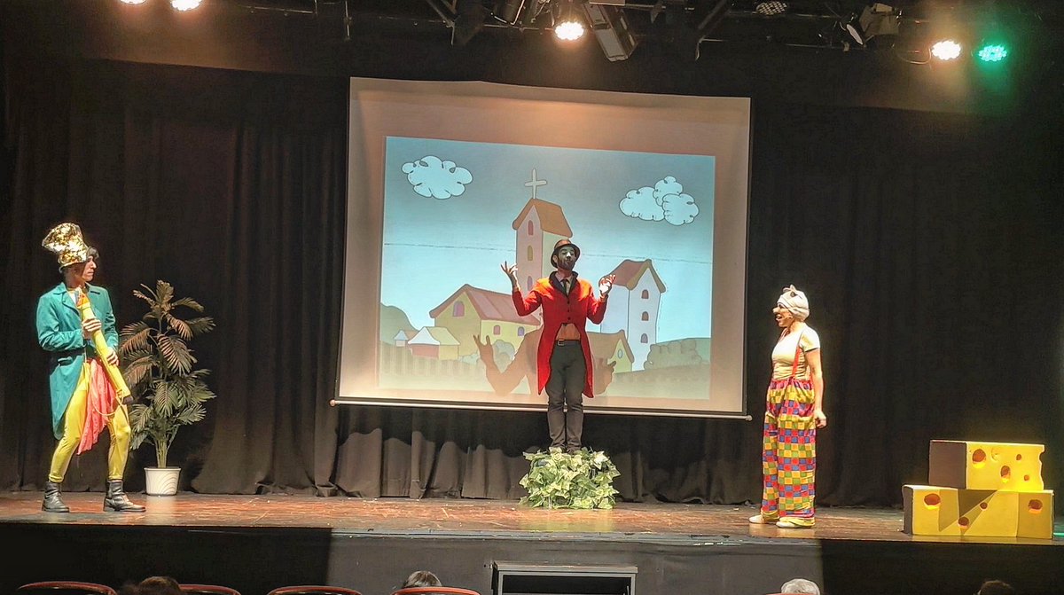 #AQUIKIDS 

Últim cap de setmana per gaudir de #ElFlautistaDHamelinElMusical 

No us perdeu aquesta batalla èpica entre Jack, el flautista i els ratolins. 
Dissabte i diumenge a les 12:00h. 
Entrades a bon preu a aquitaniateatre.com