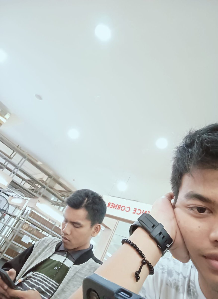 Ternyata ada juga ya manusia bae, tugasnya siapa, yang nyari sumber temennya.