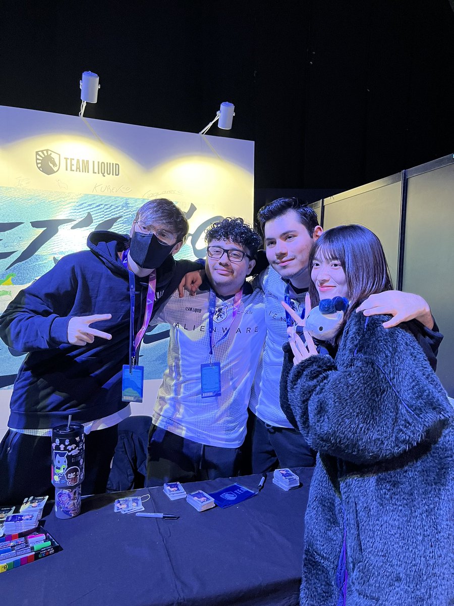 teamliquidjp's tweet image. なんと今ブースでリキッドトリオの
ゲリラサイン会を開催中！！
リキッドブースまで急げ💨💨