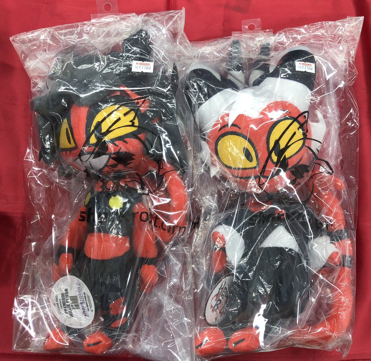 入荷情報】 『#ヘルヴァボス』 ぬいぐるみやピンズが 入荷です