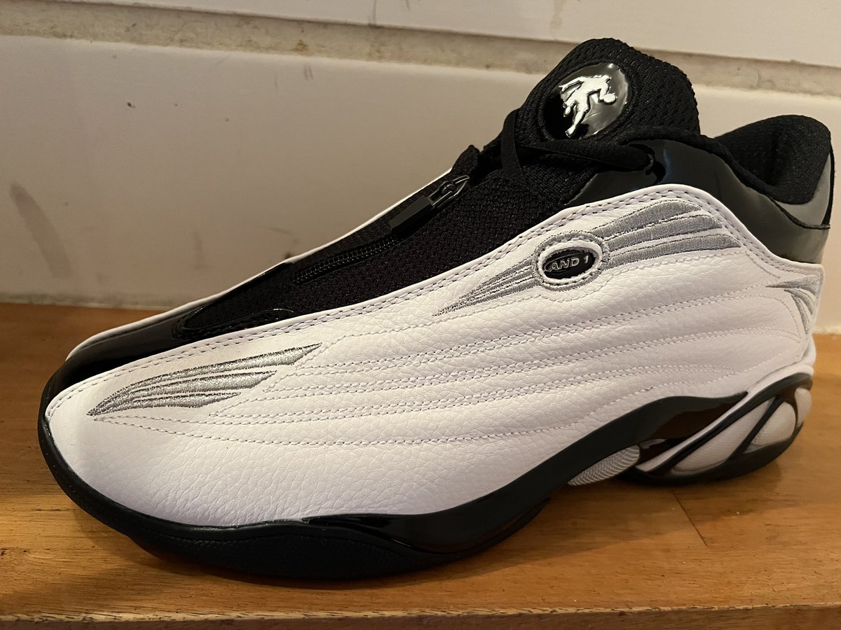 m2cager's tweet photo. 24年の時を経て復刻です。
#AND1
#madgame pro
早く履きたい! https://t.co/jtugfvX1lz