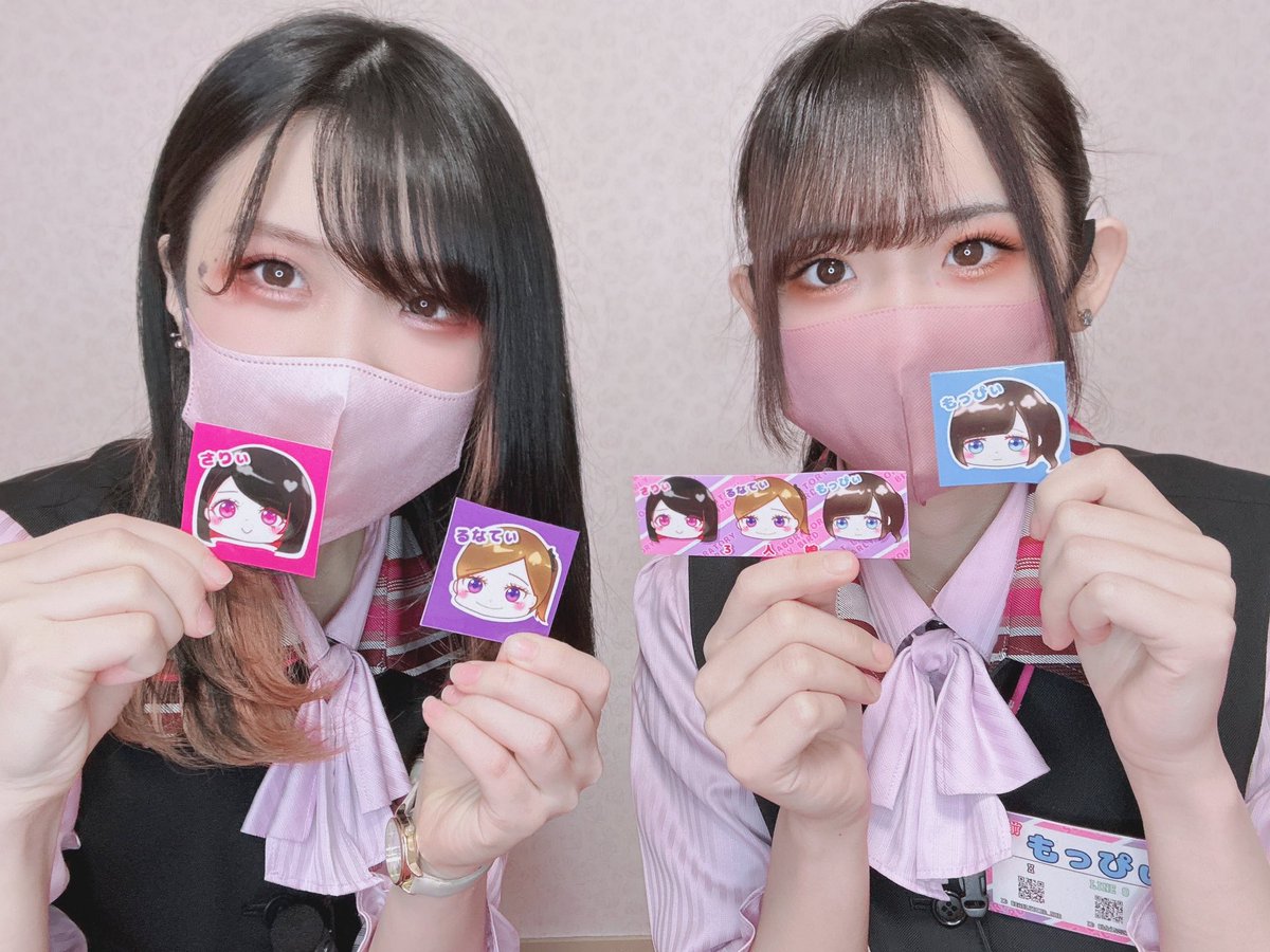 ✨5000人突破記念プレゼント企画✨
3人娘ステッカーができました‼️

５日までに
フォロー、いいね、リポスト
この3点してくれた方から抽選で『10名さま』に『全4種類のステッカーとメッセージカード』を送らせていただきます💌

※抽選後、DMにご連絡させていただきますので、住所教えてください。