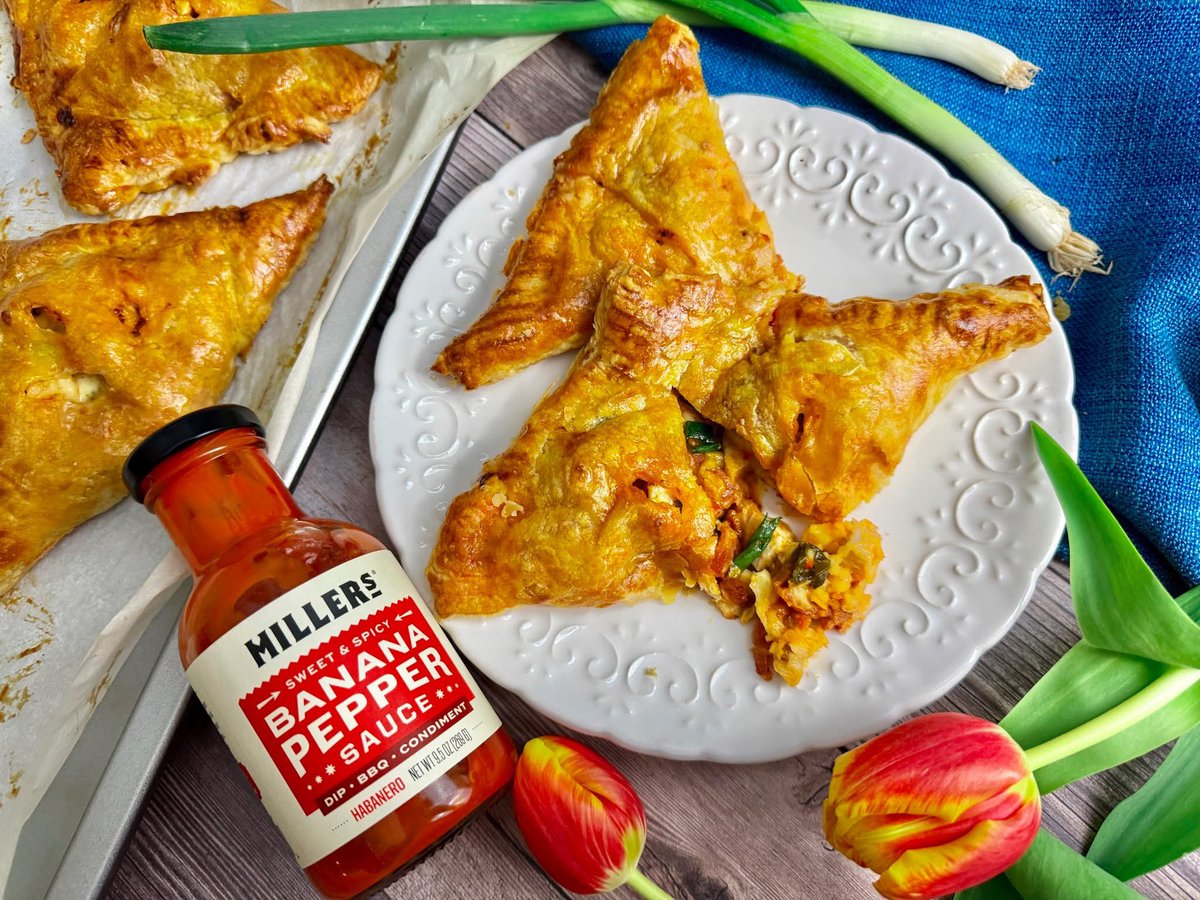 dishblock's tweet image. One of my favorite tailgate dishes is a hand pie (aka turnover, pastie, empanada, etc...)!   Bottom line - hand-held pastry stuffed with deliciousness!  The Miller's banana pepper sauce brings this version to new heat-sweet heights and the gorgonzola brings on the funk in this…