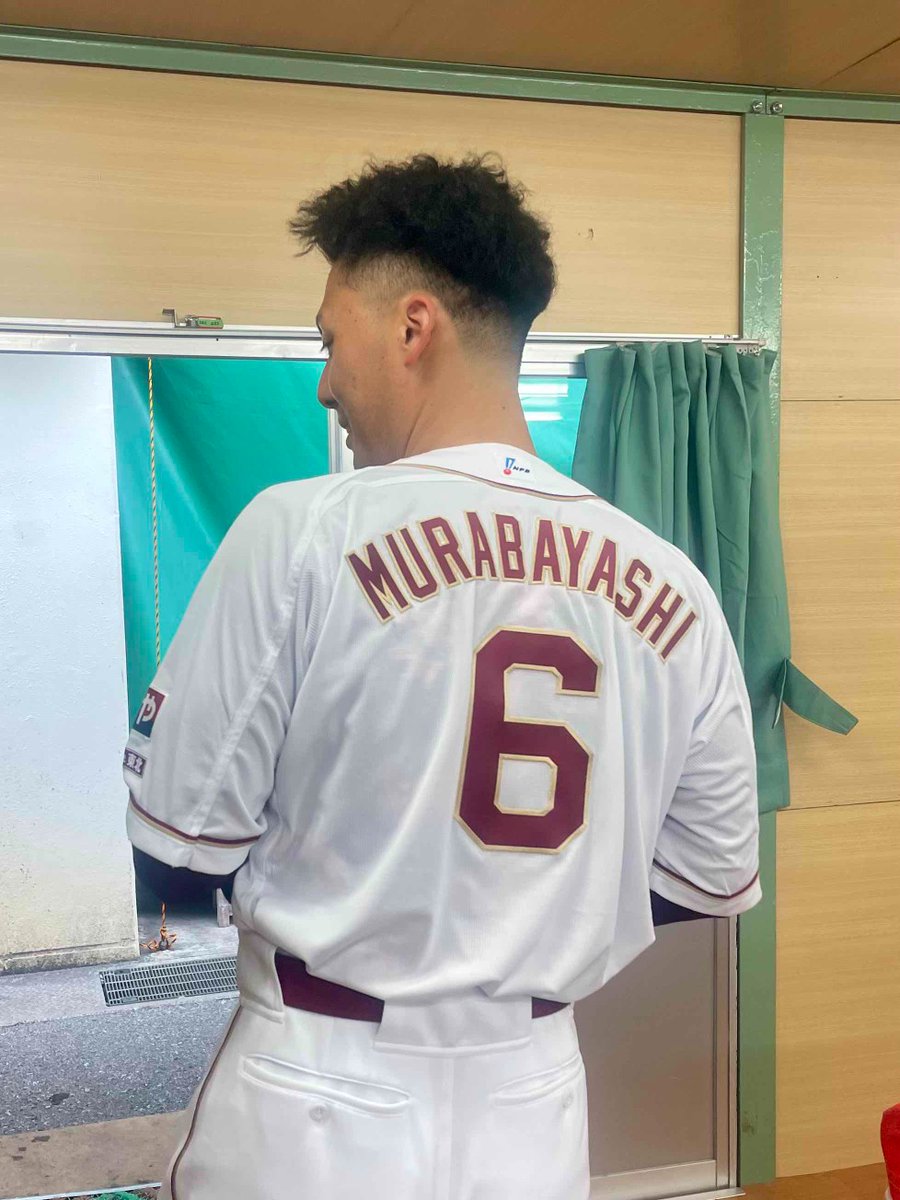 キャンプ初日、始まる前の一コマをお届け📸 新しいユニフォームに