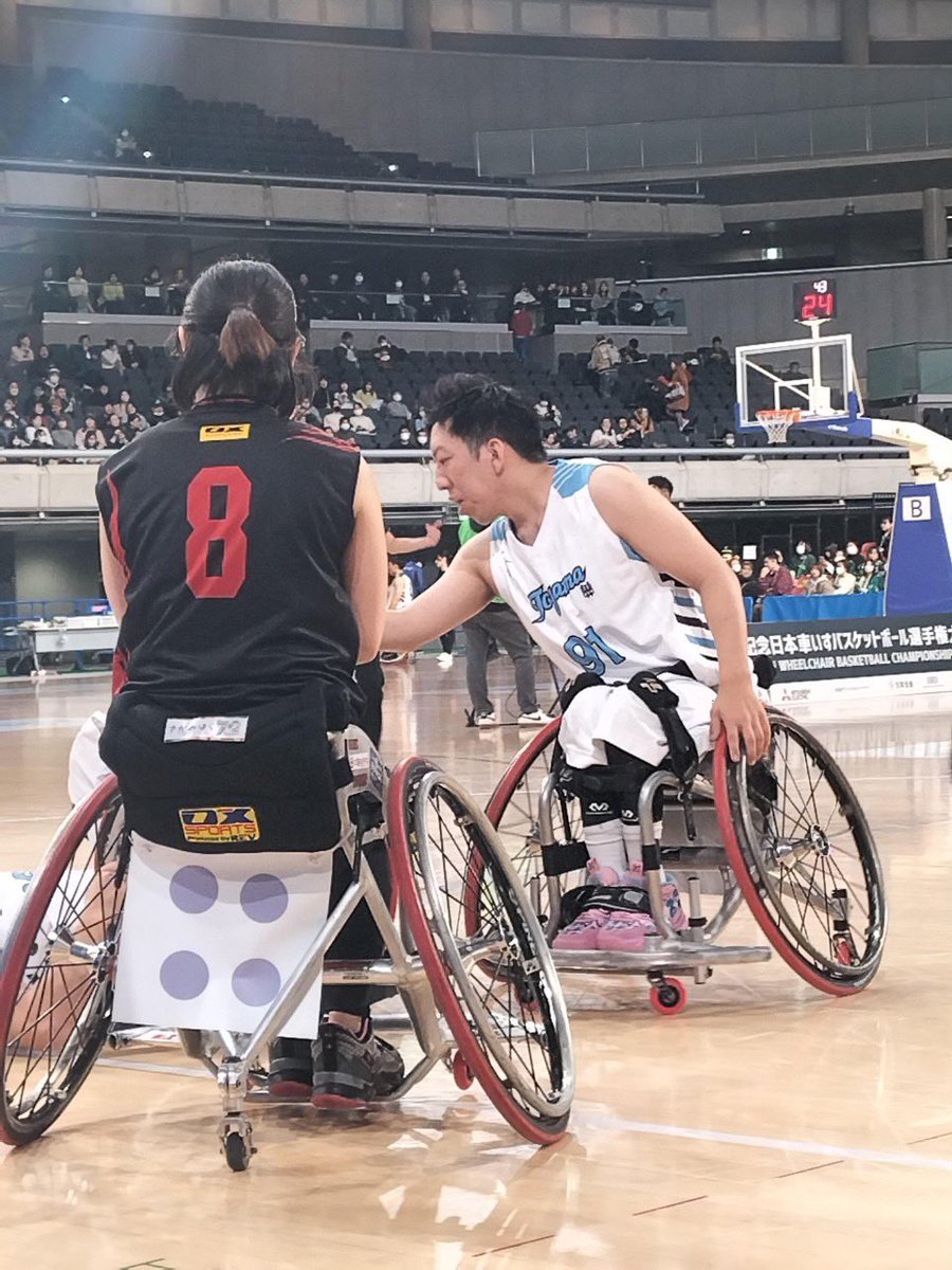 ParaspoDC's tweet photo. 【天皇杯 第50回記念日本車いすバスケットボール選手権大会】
準々決勝 Aコート
前半終了
#富山県WBC 27 - 28 #SAGAMIFORCE
SAGAMIFORCEが1点のリード🔥
後半は富山県WBCが逆転なるか🏀
#天皇杯 #車いすバスケ #PDC #パラスポーツ #バスケ
@suntory_para
@JWBF_OFFICIAL https://t.co/ZJ38rtGCgK