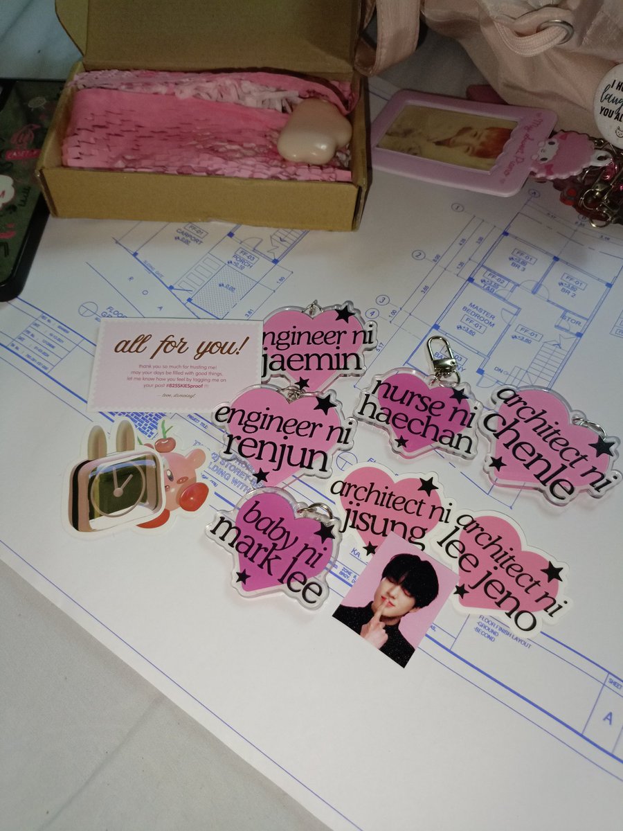 twty_one's tweet photo. 💌: #825SKIESproof
The wait is over, dumating na siya real hehe. was supposedly a surprise sa friends ko but na spill ko na yung surprise dahil sa excitement huhu. yung nurse ni Haechan real na tologo like top the board exam and all, nakakaproud😍
Thank youuu po @drmvinyl 🫶 https://t.co/n2vx0NlatI
