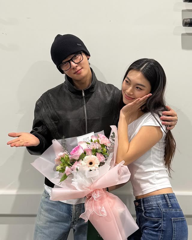 330film's tweet image. - asked people to support all weki meki members at his concert last year
- posted coincidestiny on his ig stories
- went to support yoojung on the last day of her play
- went to support doyeon on the first day of her play

eunwoo is the biggest weki meki stan out there