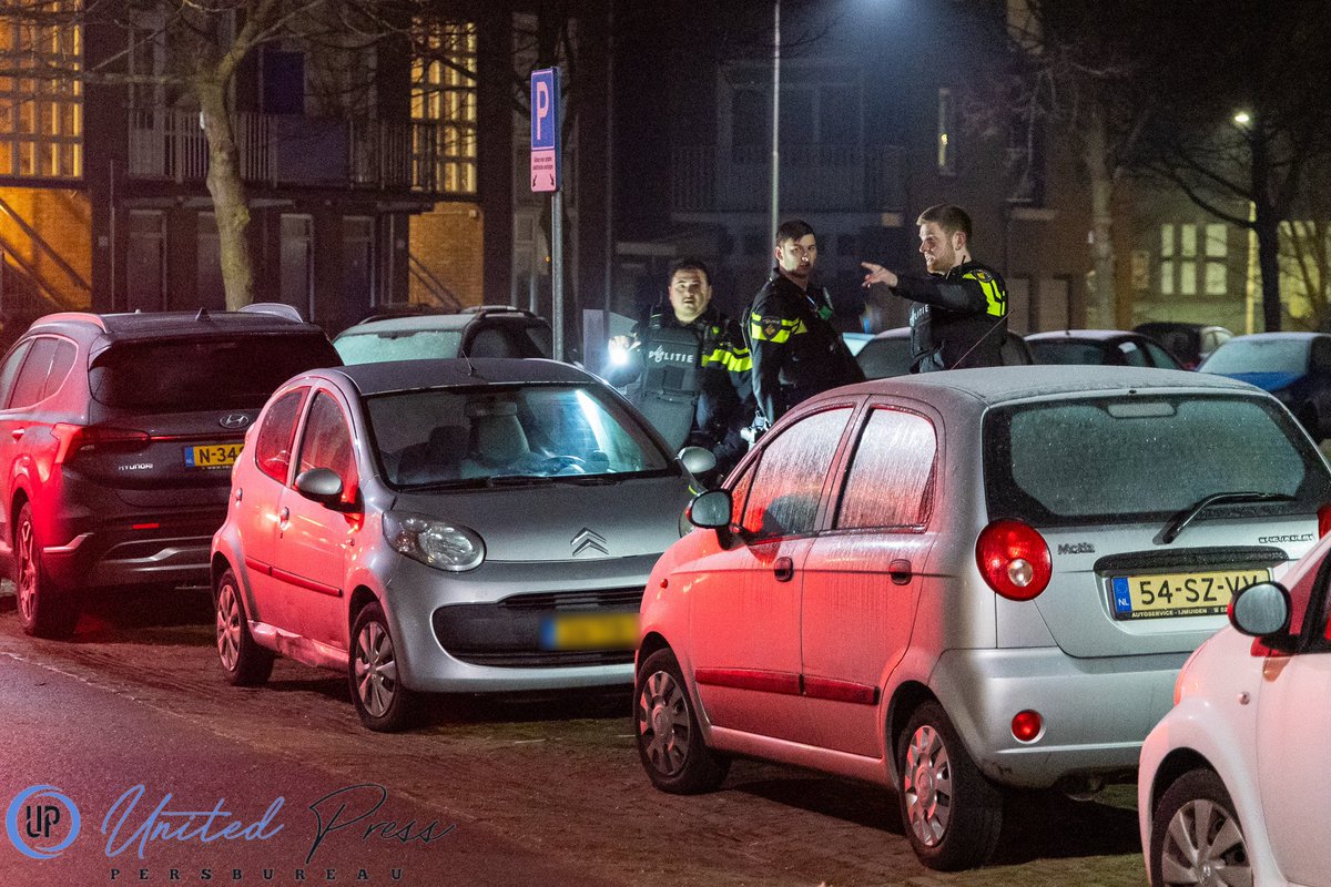 Overval op Dokweg in IJmuiden, politie doet onderzoek
