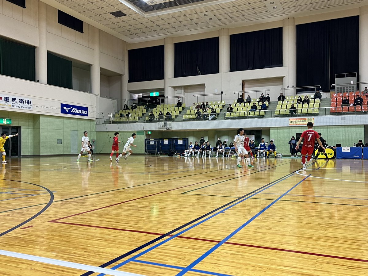 kantofutsal1's tweet photo. #第27回関東フットサルリーグ参入戦
@水海道総合体育館
【M2】11:40kickoff プログレス甲府（山梨県代表） vs ノーボメンテ（茨城県代表）
1st    1-3
2nd  2-2
total  3-5

試合動画
https://t.co/13QDZpC1Te

#関東フットサルリーグ参入戦
#ATHLETA
#SFIDA
#FUTSAL
#フットサル https://t.co/h6K0j4vdea