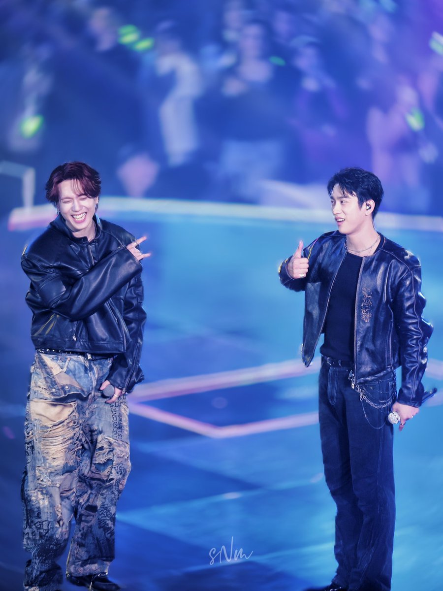 250131 #GOT7_NESTFEST_Day1
유치원 형제👍🏻
纯正水果摊味道🍍🍑

#GOT7_NESTFEST 
#갓세븐 #GOT7  
#박진영 #진영 #JINYOUNG  <a href="/JINYOUNG/">박진영</a> 
#유겸 #김유겸 #YUGYEOM <a href="/yugyeom/">김유겸</a>