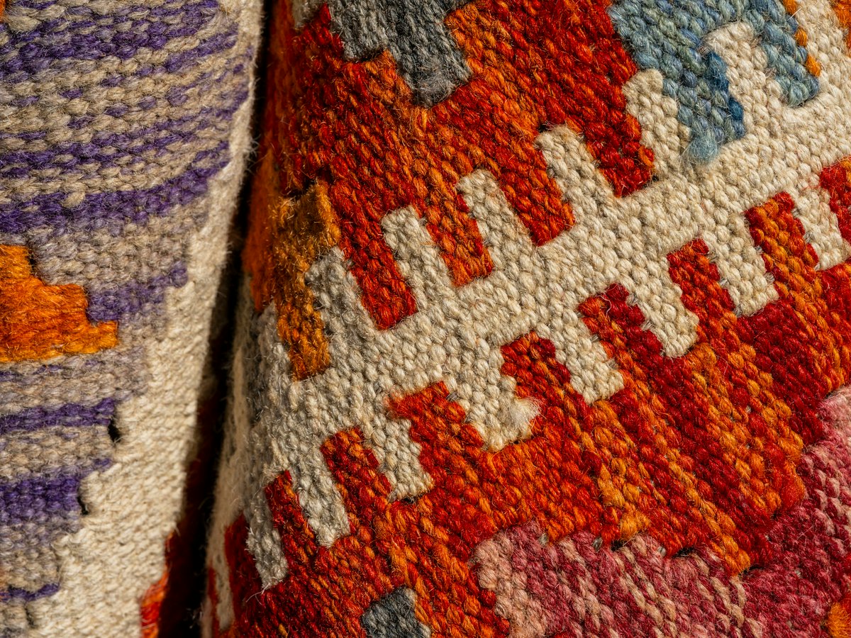 XtremeClean95's tweet image. 🧶 Stains on your wool rug? 🛑 Don’t risk damage! Learn safe, effective ways to restore its beauty. 🌟✨ 👉urlbit.com/yWxJ2 #WoolRugCare #StainSolutions #HomeTips 🏡