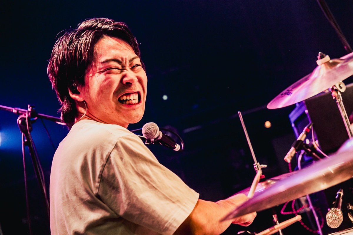 2YOU_MAGAZINE's tweet photo. 【でらロック速レポ】
Atomic Skipper

響け届け降り注げ歌、歌、歌。ロックバンドがロックバンドとしてステージからこれでもかと夢を投げ掛けてくれるから思春を越えてもライブハウスに夢を見られるのです。夢の場で交わした約束をみんなで叶えること。それがロックバンドの思う幸福論。

#でらロック https://t.co/DTbkzzqbQV