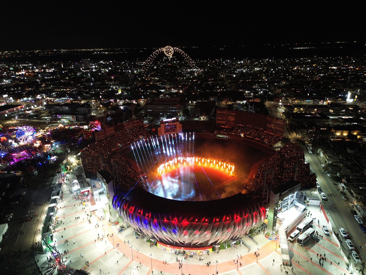 agencia_24mm's tweet photo. 📍Mexicali, Baja California.31/01/2025.-
Con un vibrante #espectáculo previo al encuentro entre #México y Puerto Rico, dio inicio la Serie del #Caribe 2025 en #Mexicali. La #ceremonia inaugural incluyó presentaciones artísticas, efectos #visuales y una emotiva #bienvenida. https://t.co/O38HnuUwBq