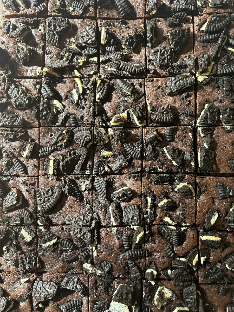 urara_ant's tweet photo. ビジュが良すぎるからお菓子作りはやめられねぇな！！！！
後だんだん出来ていく光景が好き https://t.co/egktjC8iTD