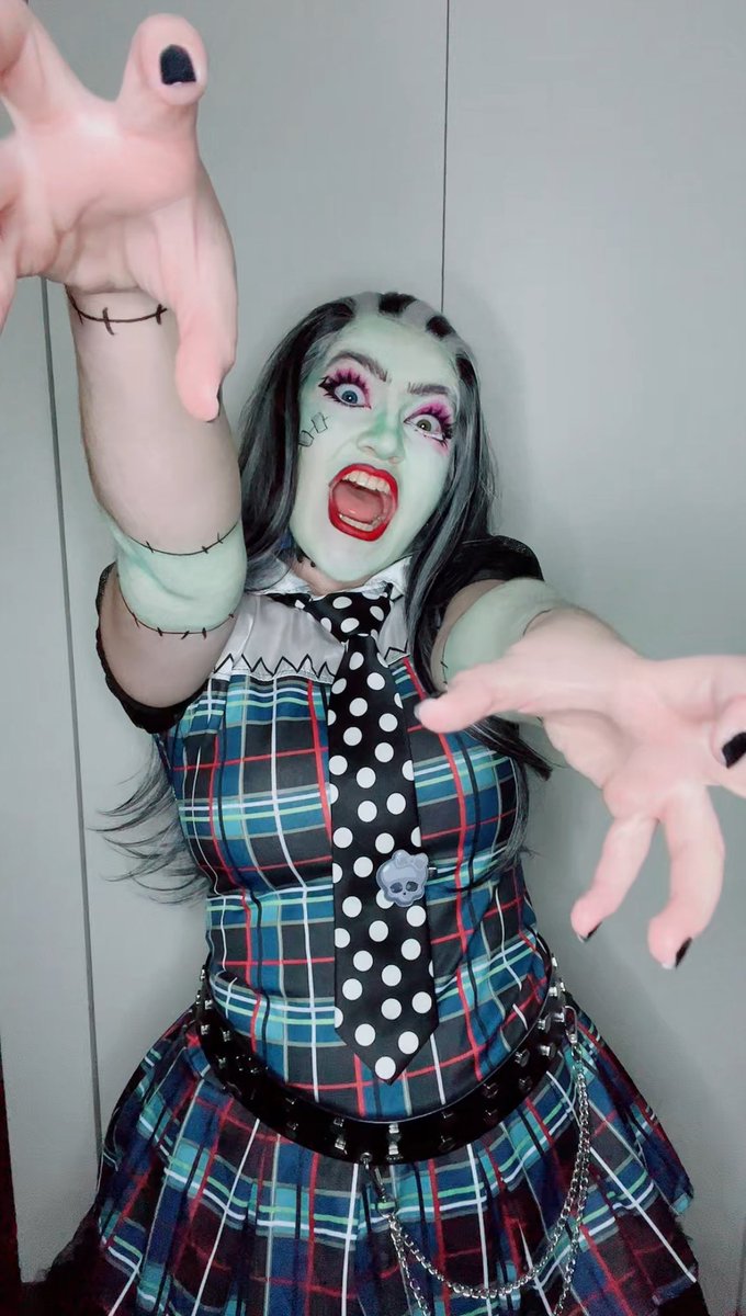 z_imulacrum's tweet photo. came back to post cosplays hi, making a thread

1: Frankie Stein

//

#frankiestein #cosplay #monsterhigh #mh https://t.co/Loi8OKf628