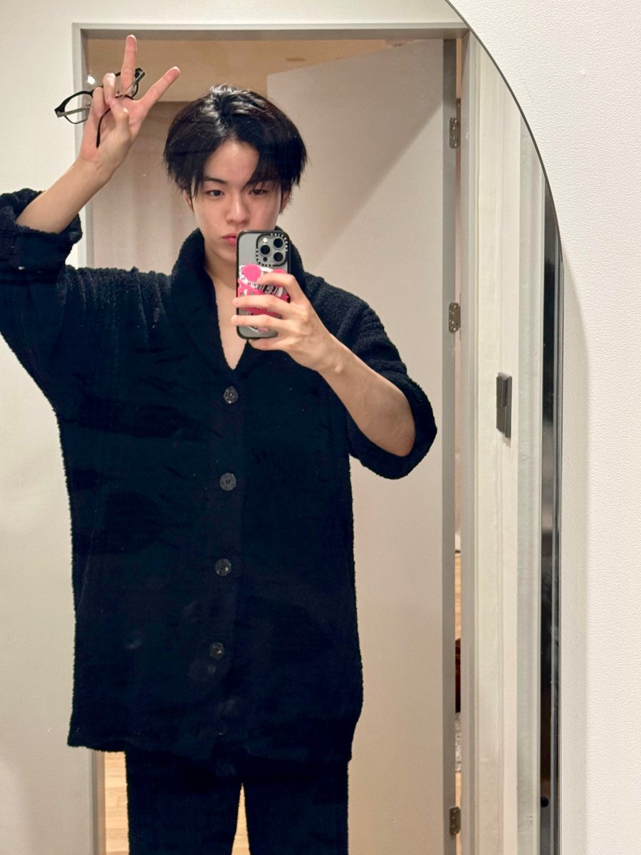 📸🦁 

#トレジャー #YOONJAEHYUK #윤재혁 #TREASURE <a href="/treasuremembers/">TREASURE</a>