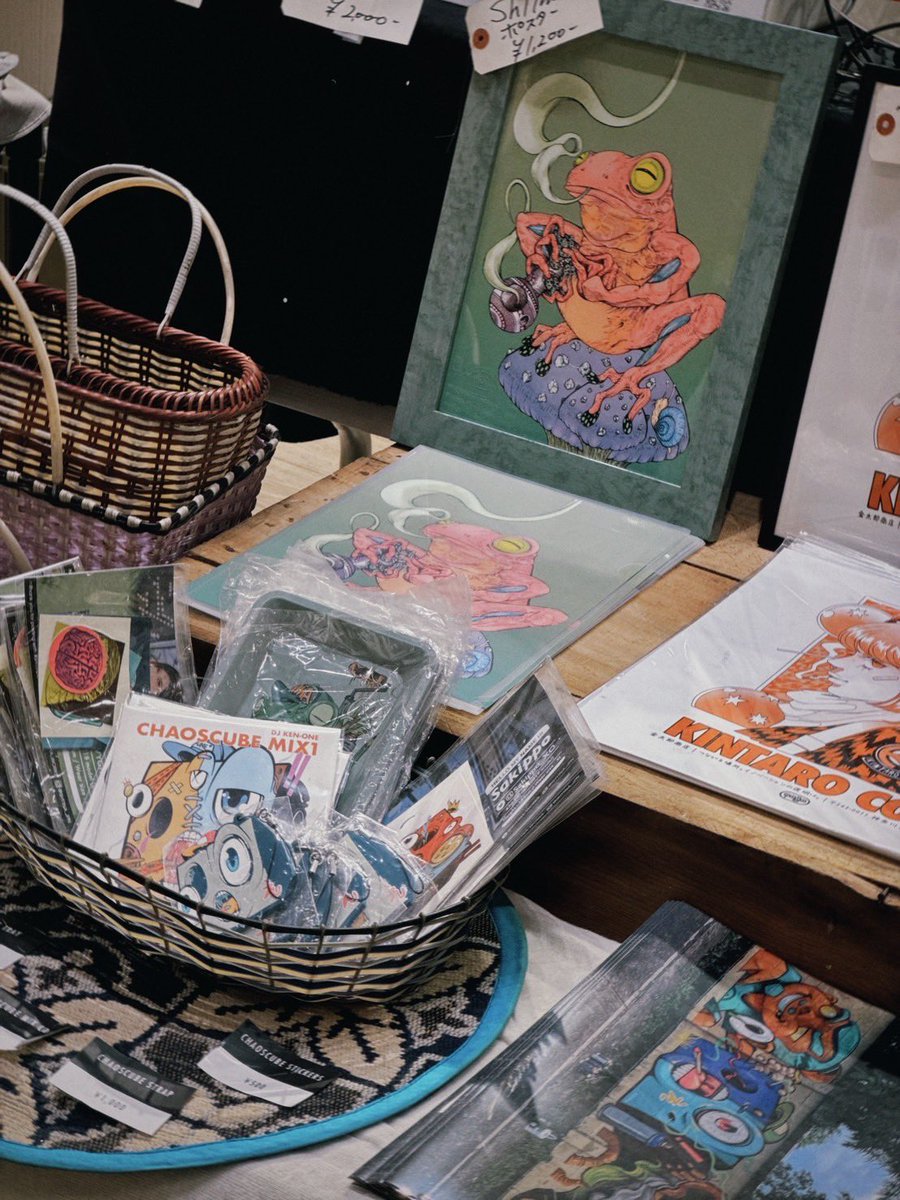 本厚木のミロード4階にて、金太郎商店がSH11NA WORKSのグッズを出店してくれてまーす！

自分は不在ですが、他のアーティストのグッズもありますので、お近くの方は是非〜！