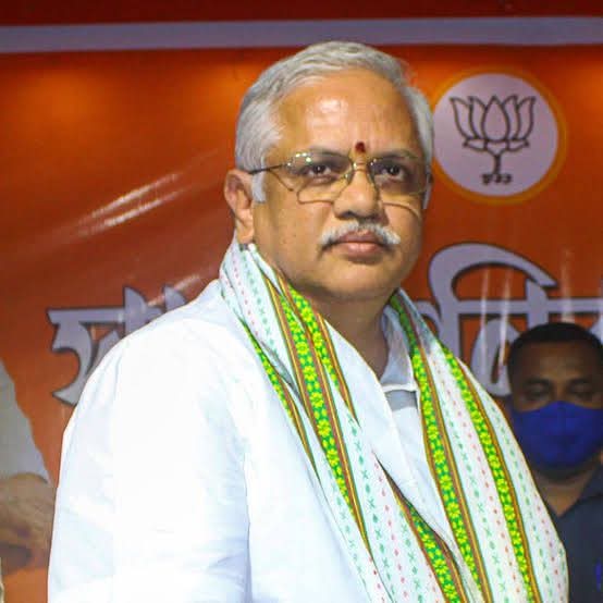 ravisavitabjp's tweet photo. मृदुभाषी, कुशल संगठनकर्ता, भाजपा के वरिष्ठ नेता एवं Bharatiya Janata Party (BJP) के मा. राष्ट्रीय महासचिव (संगठन) श्री बी.एल. संतोष जी को जन्मदिवस की हार्दिक बधाई एवं शुभकामनाएं।

आप दीर्घायु हों, सदैव स्वस्थ एवं प्रसन्न रहें प्रभु श्रीराम जी से मेरी यही कामना है।
@blsanthosh https://t.co/ybnI1aXUEn