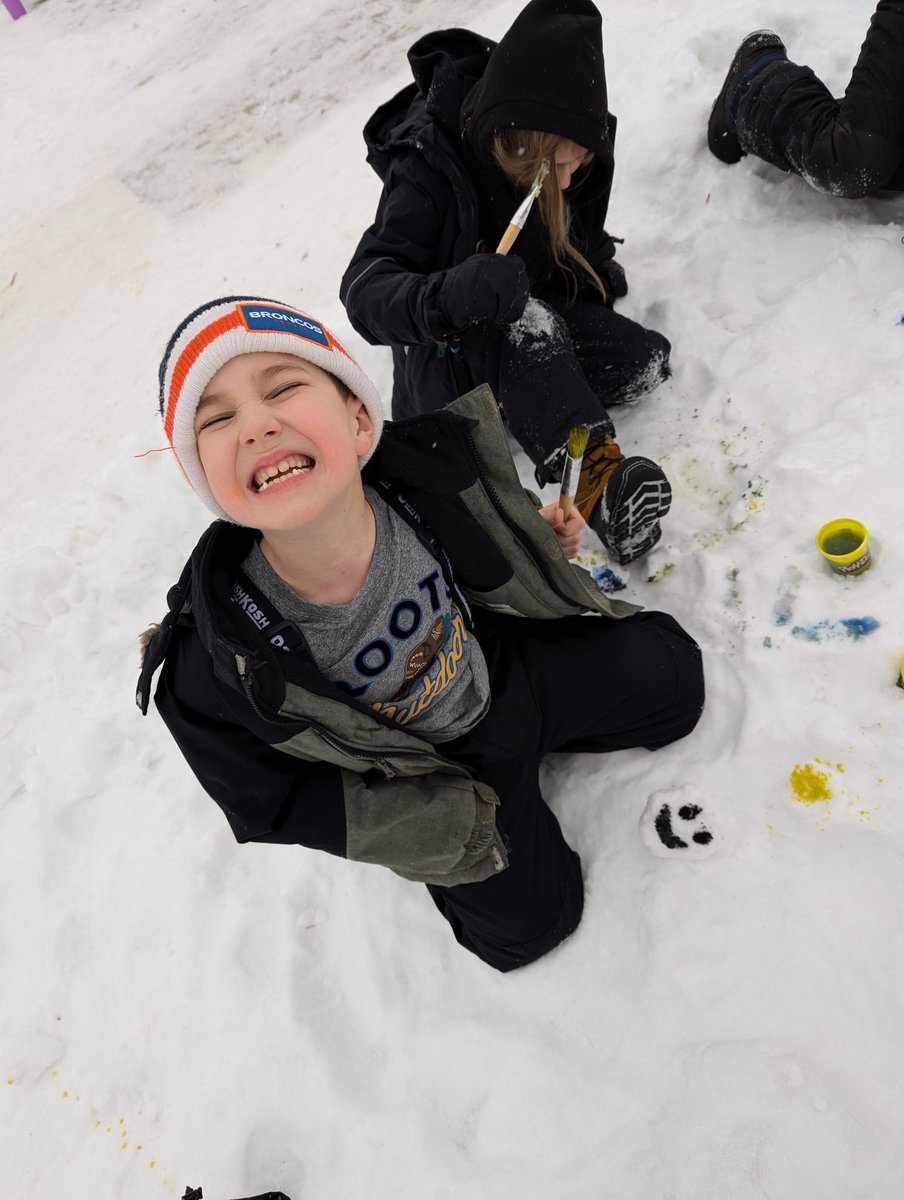 Students celebrated reaching our classroom Sparkle Button WIG (Wildly Important Goal) with a Snow Day which involved getting outdoors for some snow painting <a href="/ChristinaGFMPSD/">ChristinaGordon</a> <a href="/FMPSD/">Fort McMurray Public School Division</a> <a href="/takemeoutside/">Take Me Outside</a> #iteachthird #leaderinmeschool #tmo4learningchallenge #grade3istheplacetobe