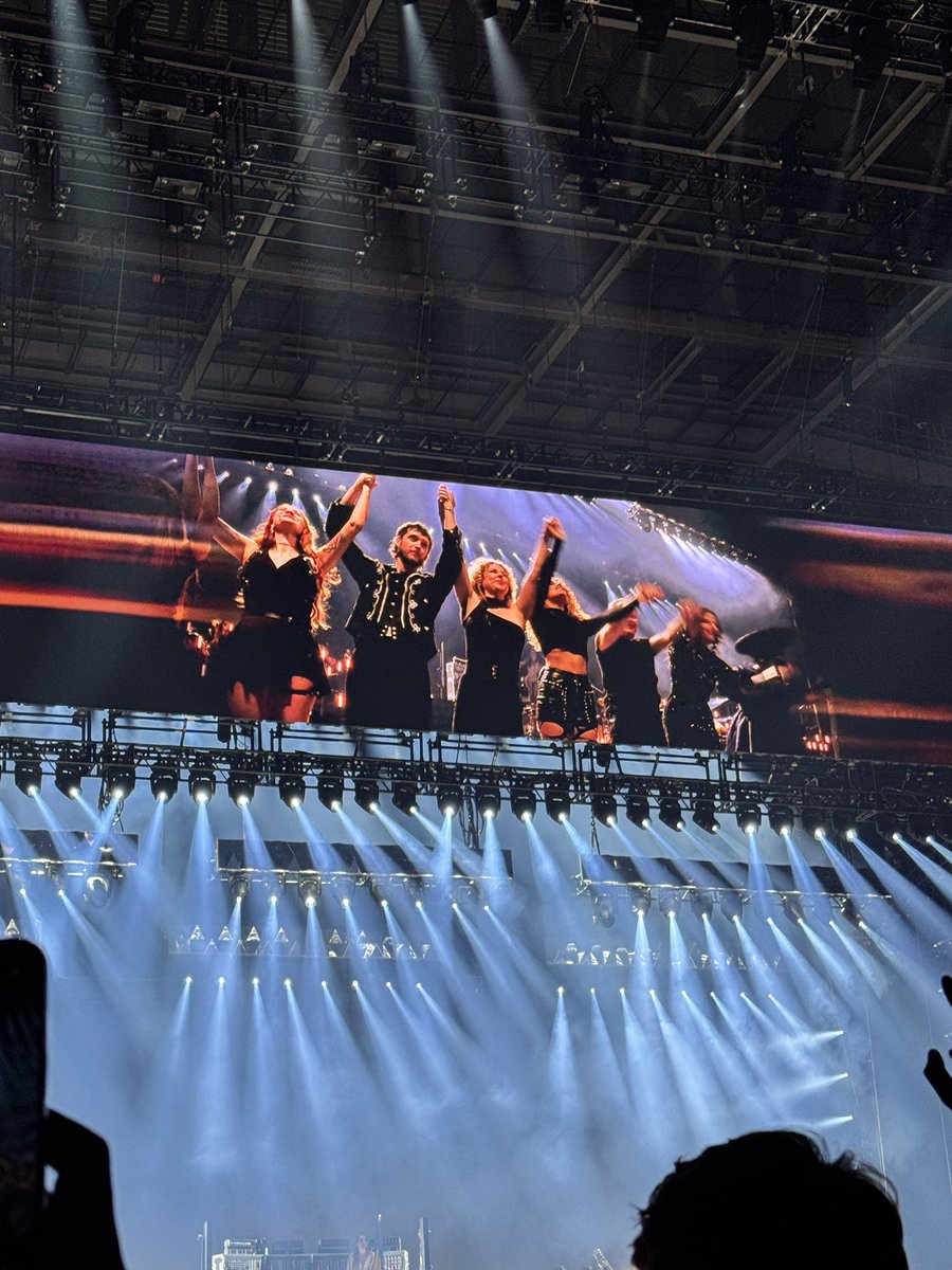 Seeing the 🐐 <a href="/HansZimmer/">Hans Zimmer</a> live was the experience of a lifetime