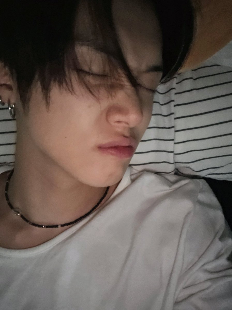 yeonbinchive's tweet photo. 🫠 https://t.co/hTJGc05crQ