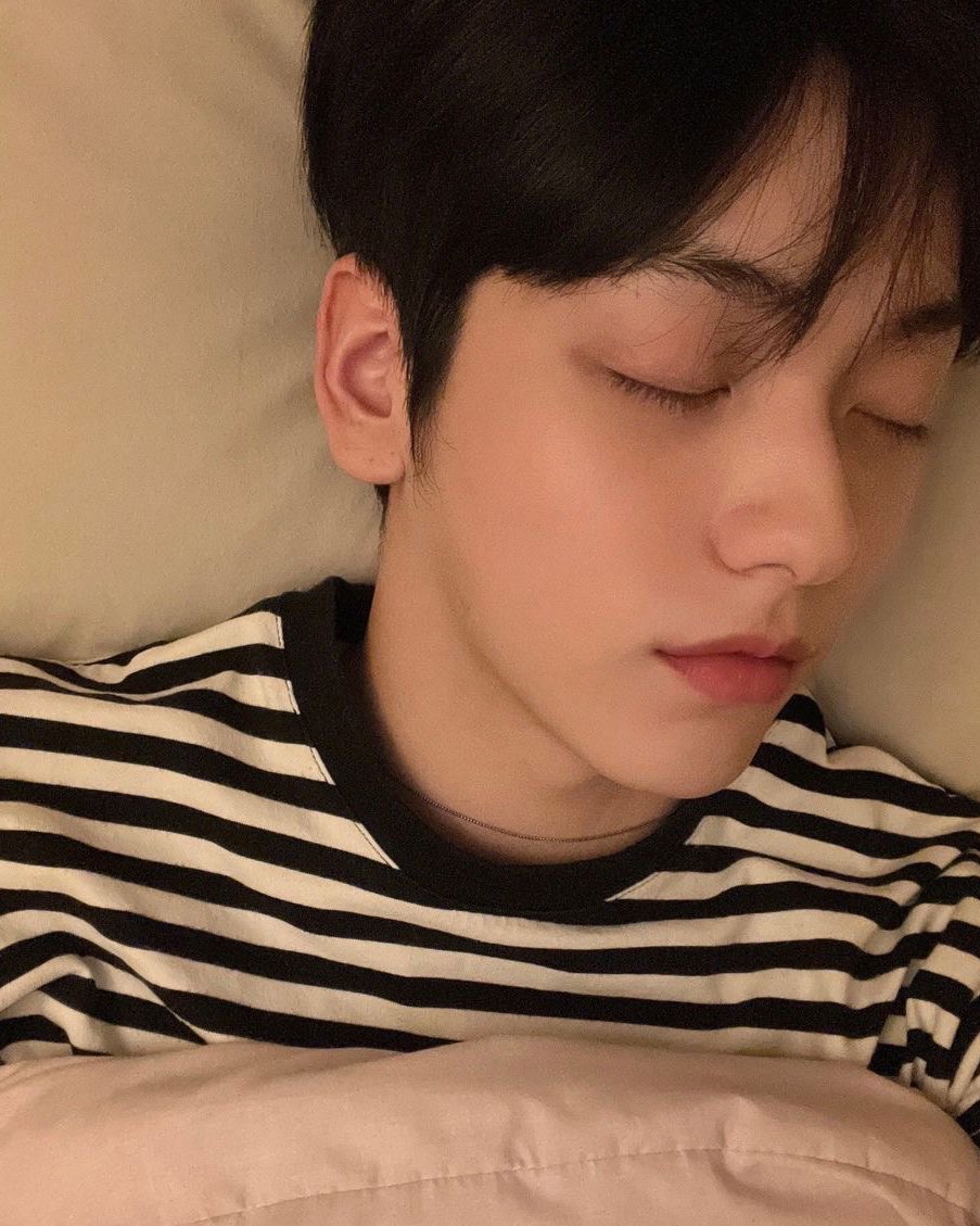 yeonbinchive's tweet photo. 🫠 https://t.co/hTJGc05crQ
