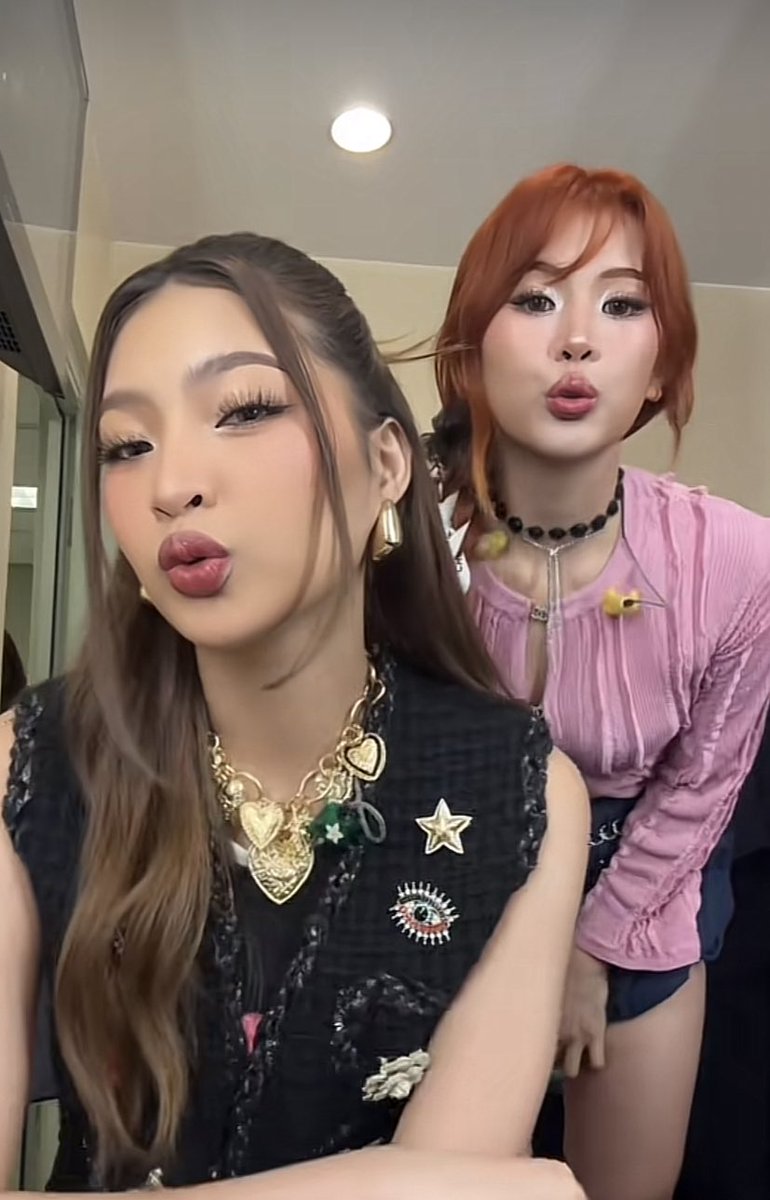holysphia's tweet photo. 😙😗 https://t.co/X9HRQrXI2V
