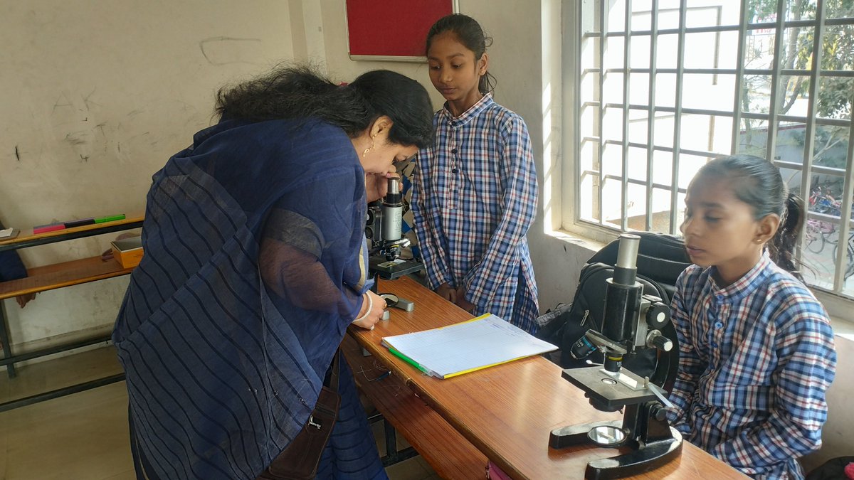 vanitarathod79's tweet photo. Maths science exhibition at pmshri vinoba bhave school no 93 Rajkot Gujarat @CollectorRjt @prafulpbjp @gujaratssa @pmo https://t.co/J8vTrNQTph