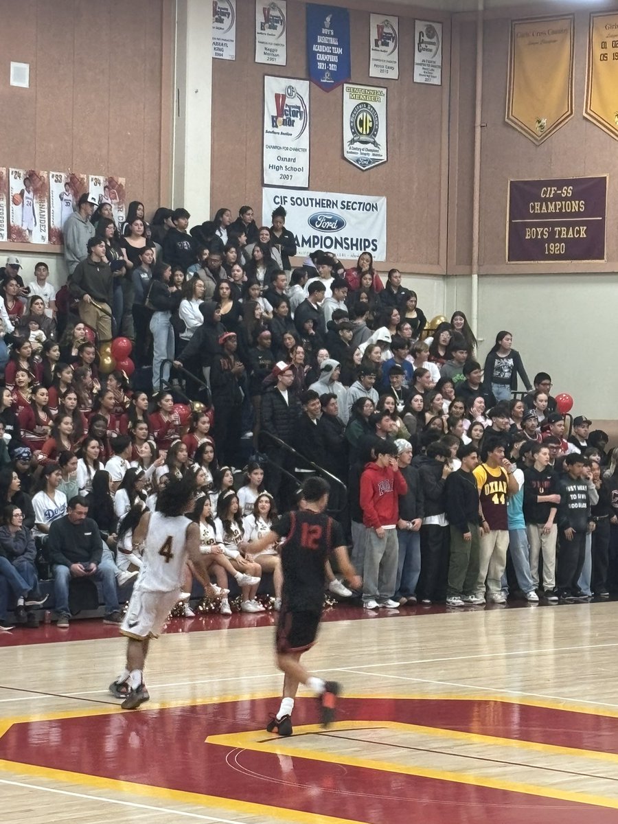 Oxnard Girls Basketball (@girlsoxnard) on Twitter photo When the city shows out for an epic boys basketball game!
Oxnard 66
Rio Mesa 55
What a student section!
<a href="/vcspreps/">VCS Preps</a> <a href="/TheGaragePod/">The Garage Podcast</a> <a href="/OxnardAthletics/">Oxnard Athletics</a> <a href="/OxnardVB/">Oxnard HS VB</a> <a href="/OxnardBBall/">Oxnard HS Basketball</a> <a href="/JacketPrincipal/">Ted Lawrence</a> <a href="/iTrainWithDee1/">iTrainWithDee</a> <a href="/OxnardTrack/">Oxnard Track</a> When the city shows out for an epic boys basketball game!
Oxnard 66
Rio Mesa 55
What a student section!
<a href="/vcspreps/">VCS Preps</a> <a href="/TheGaragePod/">The Garage Podcast</a> <a href="/OxnardAthletics/">Oxnard Athletics</a> <a href="/OxnardVB/">Oxnard HS VB</a> <a href="/OxnardBBall/">Oxnard HS Basketball</a> <a href="/JacketPrincipal/">Ted Lawrence</a> <a href="/iTrainWithDee1/">iTrainWithDee</a> <a href="/OxnardTrack/">Oxnard Track</a>