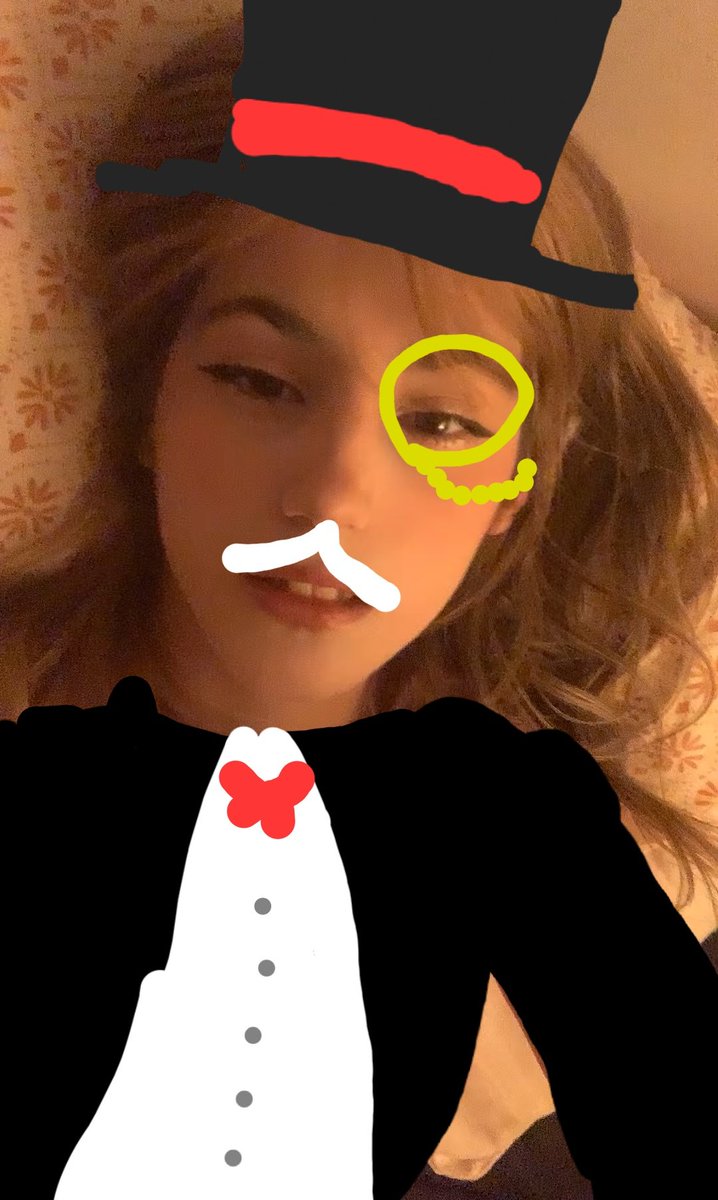 Esperando para comprar la propiedad de lujo en monopoly