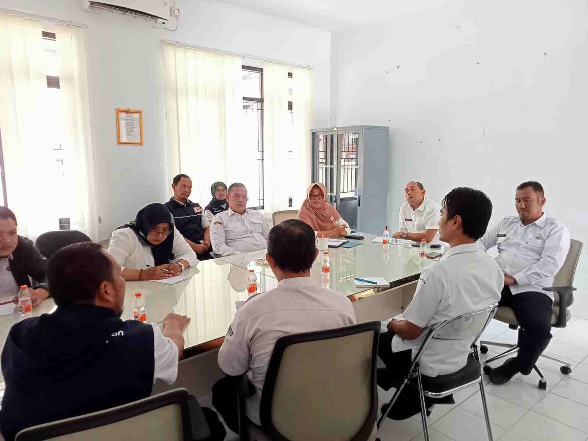 EricRonaldi's tweet photo. Rabu 08/01/2025 Eric Tarigan, Luhkan Kab Kuningan di Diskanak Kuningan, rapat koordinasi SDM, SDA, &amp; SD Penunjang dengan Diskanak Kuningan #giatluhkansatminkalbogor #luhlapor 
@bppsdm_kp
@brpbatpp_bogor https://t.co/HrojZq9HPx