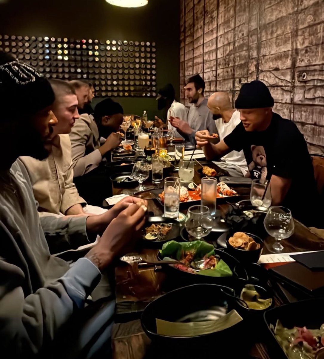 taylorcsnow's tweet photo. Post-win team dinner ☘️

📸 Kristaps Porzingis https://t.co/IttQJ0GP6X