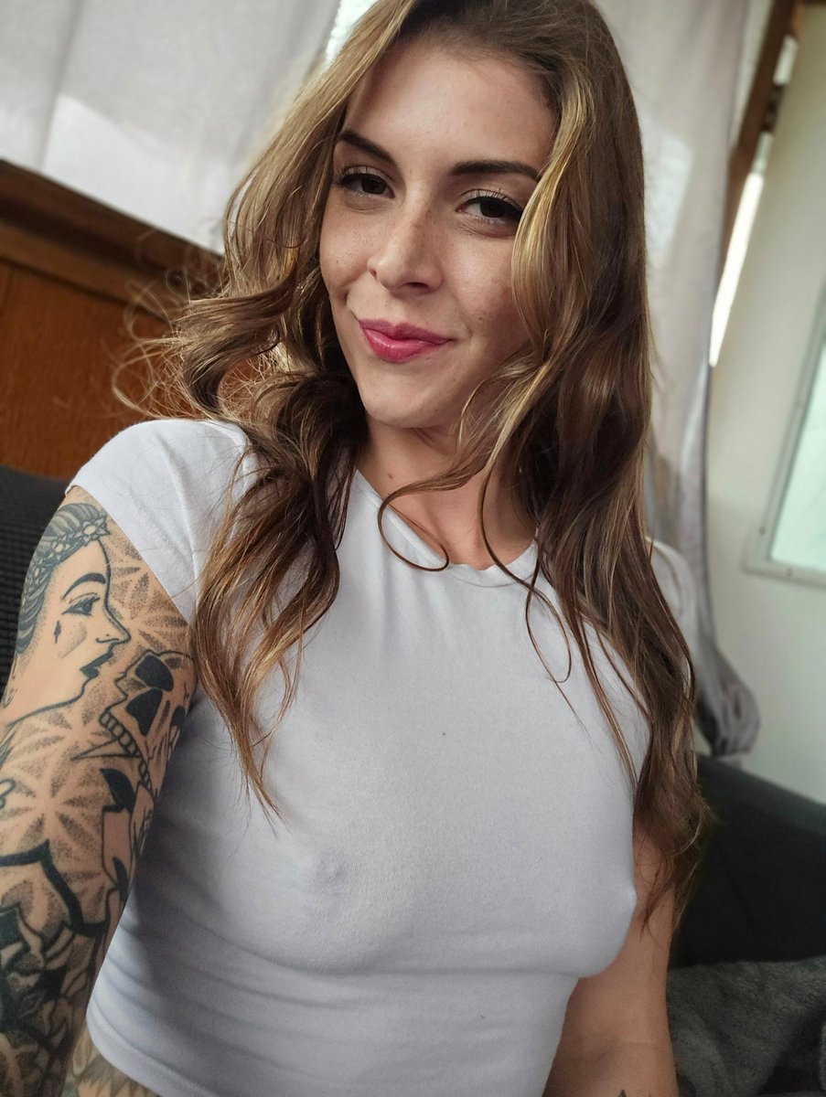 MomsGoneWild8's tweet photo. To small or just perfect size for you ? https://t.co/8G9RRNU61s