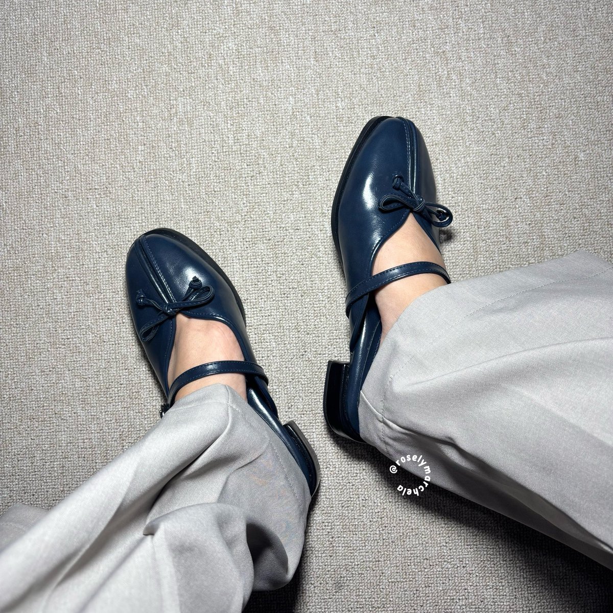 ini mules CAKEP BGT!! empukk ga bikin lecet &amp; kaki lebar friendly... super wearable buat daily 🥹🫵🏻

💌 s.shopee.co.id/3VUzAKWsKH 

seenyaman itu… ga bikin kaki pegel!! yang aku pake warna navy size 39