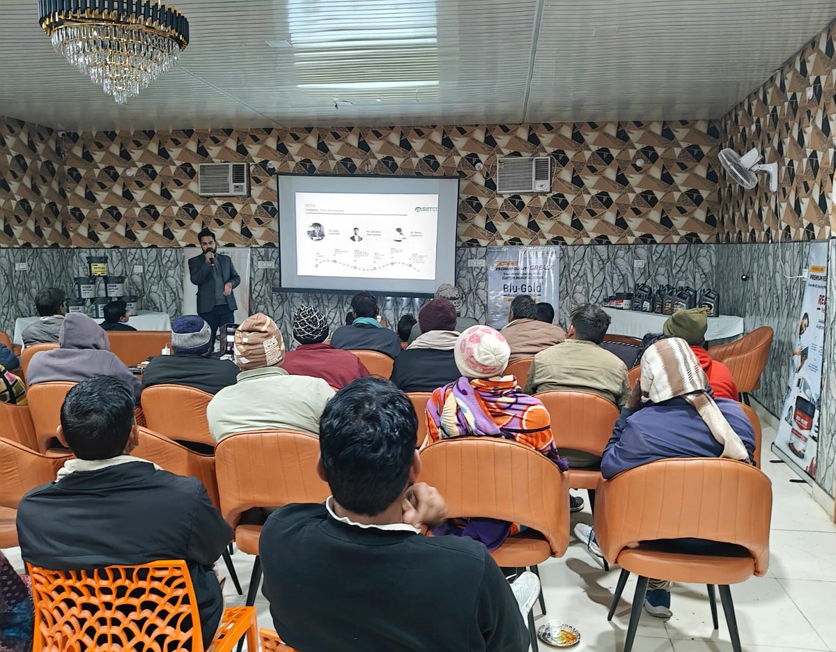 SetcoAutomotive's tweet photo. At our mechanic meeting in Behror, we showcased the reliability and performance of Setcoil Lubricants.
We are dedicated to empowering mechanics with the knowledge and tools necessary to keep trucks running smoothly.

#SetcoAutoSystems #Clutchleaders #Setcoil #Mechanicmeet https://t.co/PoHsNe1srJ