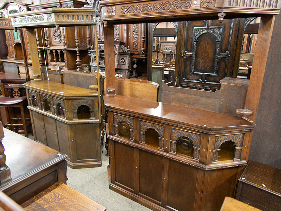FLEX_Antiques's tweet photo. イギリスアンティーク家具大量入荷しました。その準備のためにスペースをあけていた部分だけでは収まりきらなかったほど。ネット掲載前に売れてしまうことも多く、ぜひ店頭にお越しくださいね。 #アンティーク #アンティーク家具 #イギリスアンティーク https://t.co/RusBXPT5dV