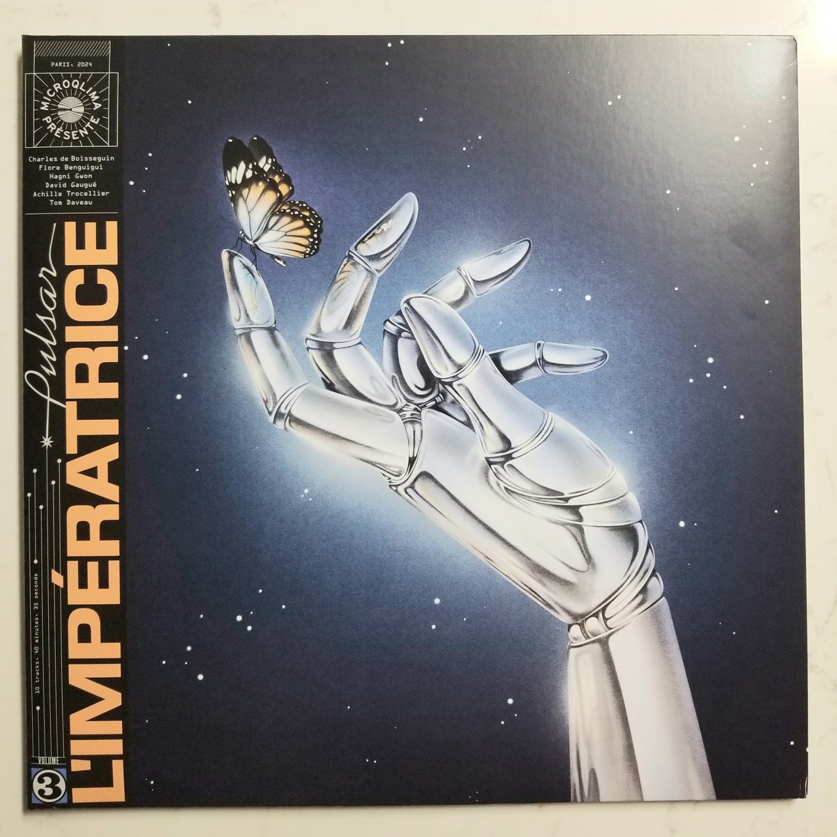 TiberiusTusken's tweet image. It's a rare thing when I work a show without knowing much about the band, fall in love with their music, then purchase a record.
This has happened with Drab Majesty, Molchat Doma, and now L'IMPERATRICE.
This band is from Paris and plays nu-disco/electronic/funk.  

#limperatrice