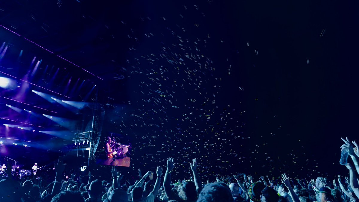 BluecheckWannaB's tweet photo. @Phish_FTR 
Tonight was amazing thank you @treyanastasio https://t.co/A7fxHZxiCX
