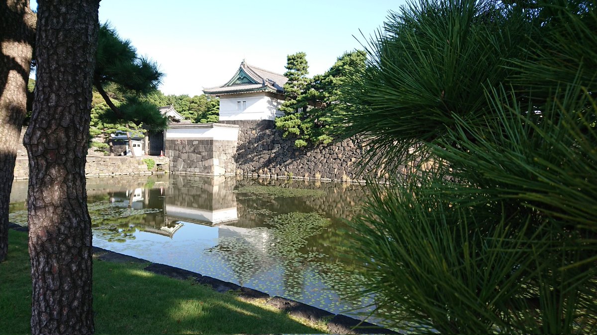 0PZqgUwEkrtYI0B's tweet image. 保守を標榜するならば一生に1度位、皇居勤労奉仕活動に参加して天皇陛下に御会釈賜るものだ！
魂が震えるぞ！

「美しい皇居」守る勤労奉仕団　始まりは戦後の焼け跡、皇室の存在を身近に感じる機会にも
sankei.com/article/202410…