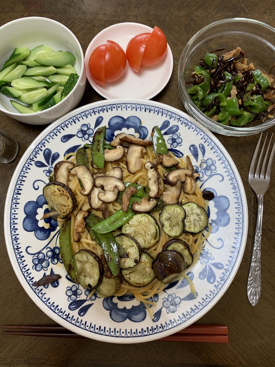 At3hrU's tweet image. #Lunch #retort ,
#MUJI #海老クリームpasta #椎茸 #絹さや #茄子 をTopping すこしアッサリ仕上がった🍝