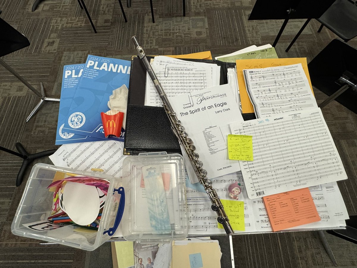 ImerSantiago's tweet image. I’ve heard it said that “a picture is worth a thousand words”…so based on this picture, can you deduce some of the details of my Friday?? 😂

#teacherlife #band #musiceducator