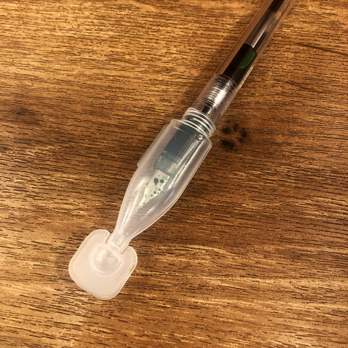 774tip_PR's tweet photo. プレピーは行けそうな気がする。カクノは入り口で軸が詰まるけど、DIYでチューブを途中でカットして台座に固定などすれば行けるのではないか https://t.co/iE82ge2Ywx