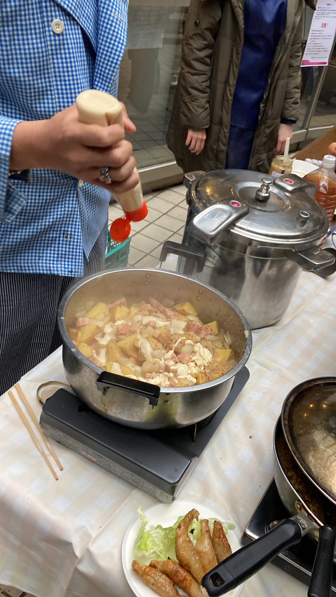 A_POP_FESTIVAL's tweet photo. #ミオズキッチン も大好評発売中！
食欲をそそる良い匂いが漂ってます！ https://t.co/o9l9brCgT5
